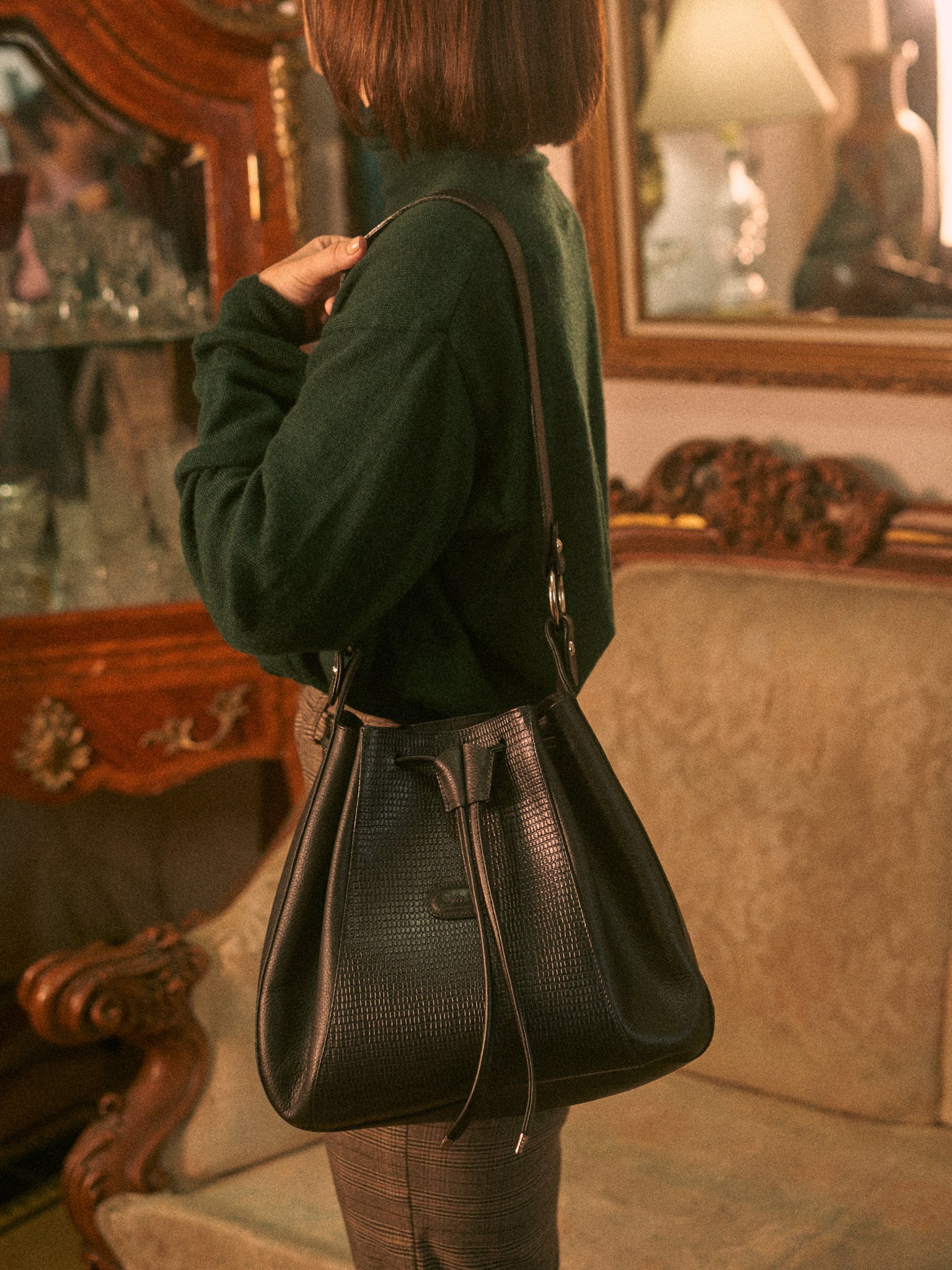 bucket bag made of leather vintage inspired bolso mochila hecho en cuero